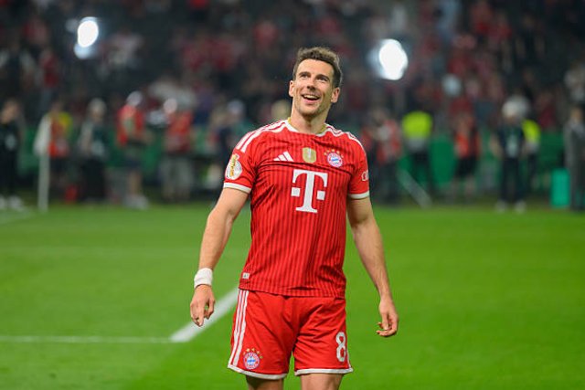 أتلتيكو مدريد ينافس ميلان على جوريتسكا وهيولماند