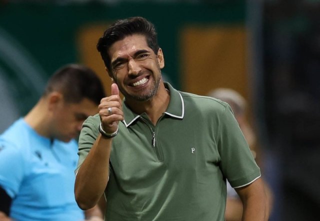 أبيل فيريرا يرد على عرض النصر لتولي تدريبه خلفاً لجيسوس