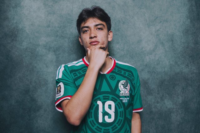 Gilberto Mora Makes World Cup History Behind Pelé