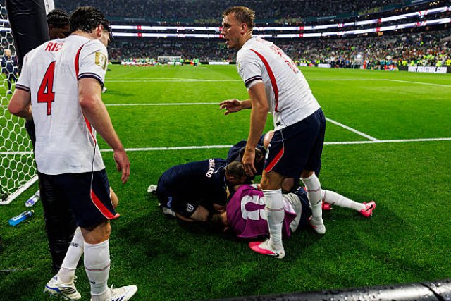 Henderson Suffers Shock Injury During England's Celebration After Mexico Win
